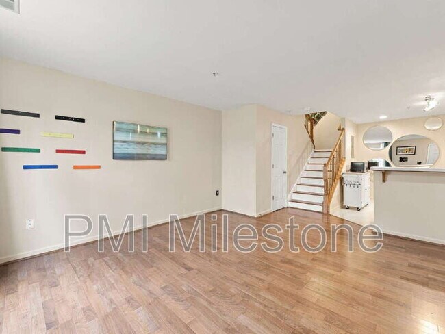 Building Photo - 2132 Bristol Dr