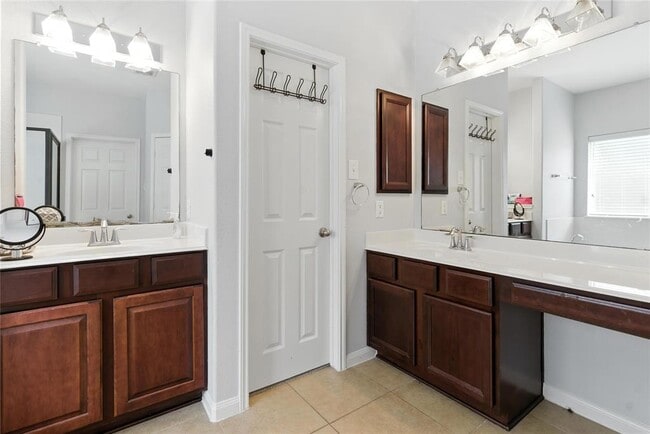 Building Photo - 29710 S Legends Village Ct