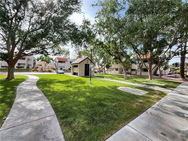 Building Photo - 101 Luna Way