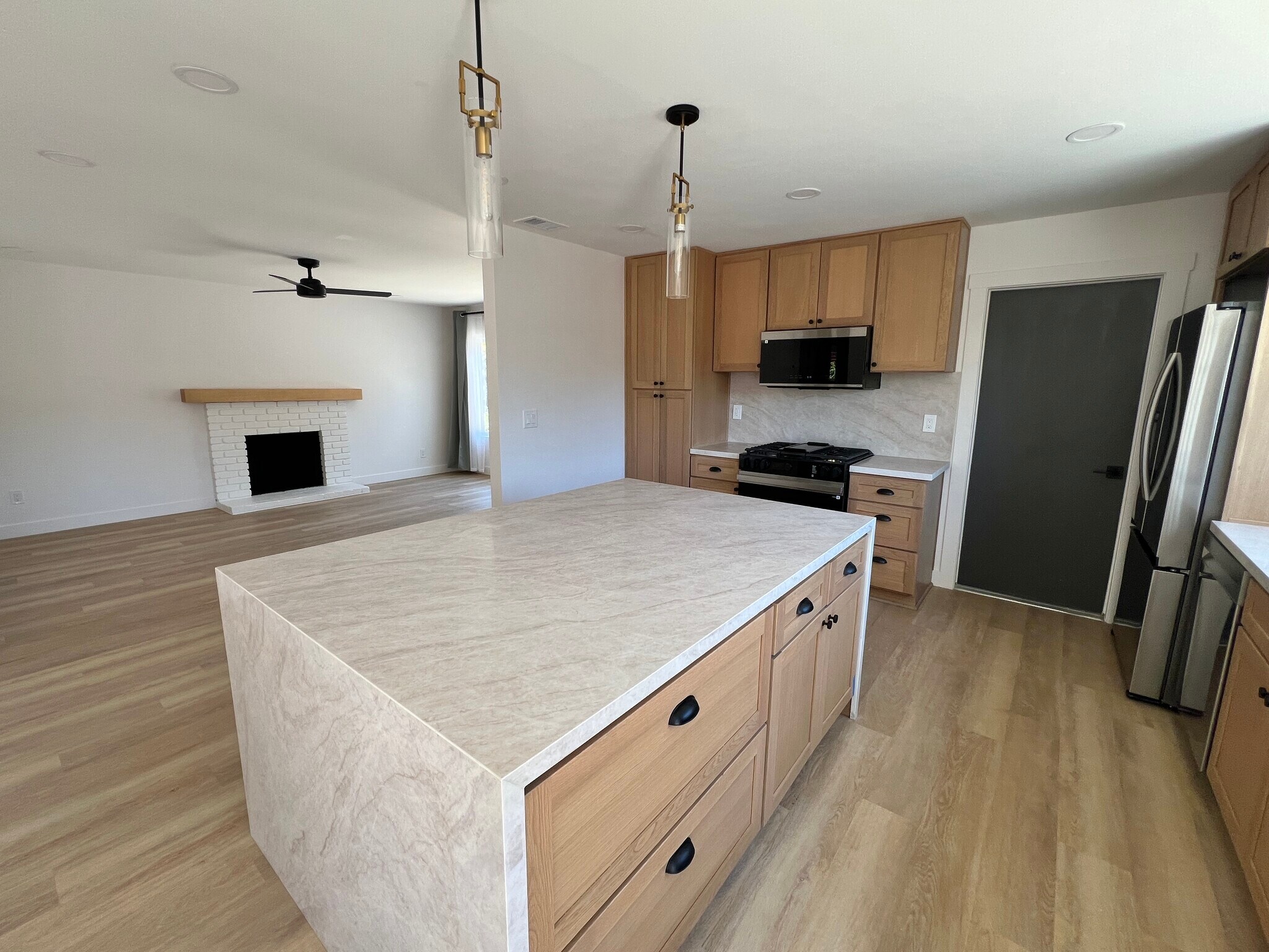 Building Photo - 1327 Tanglewood Dr