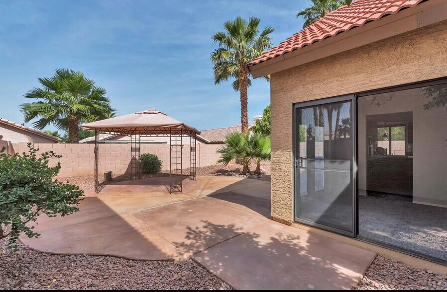 Back Yard minus canopy - 852 N Terrace Rd