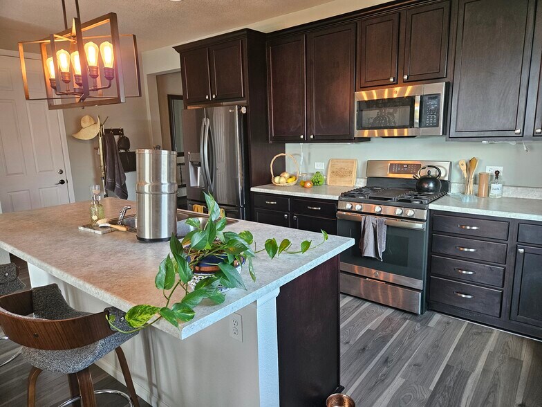 Building Photo - 6135 Easton Cir