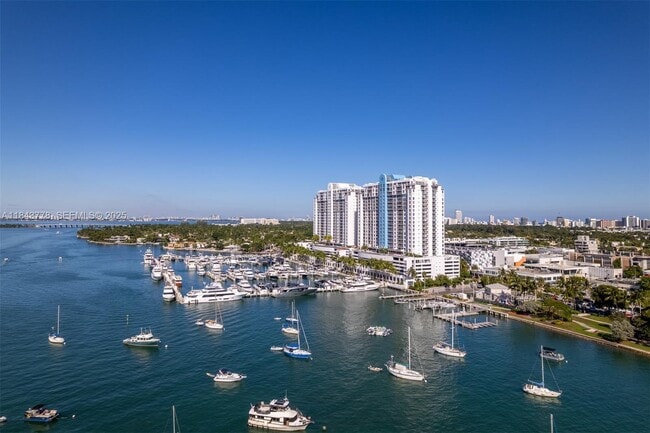 Building Photo - 1800 Sunset Harbour Dr