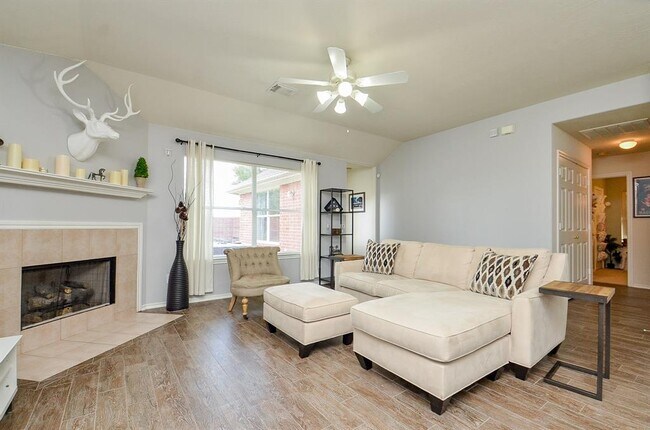 Building Photo - 24314 Leachwood Dr
