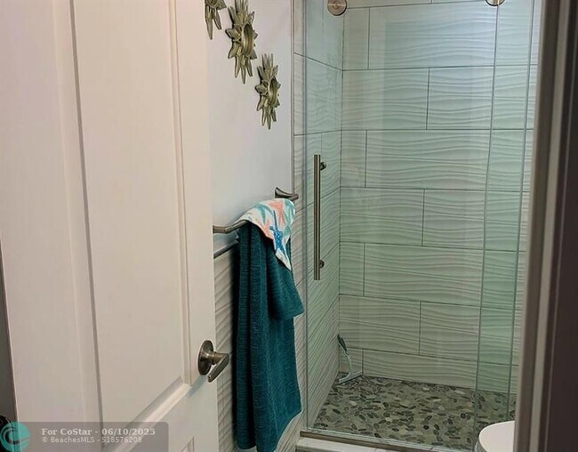 Building Photo - 300 Duck Key Dr