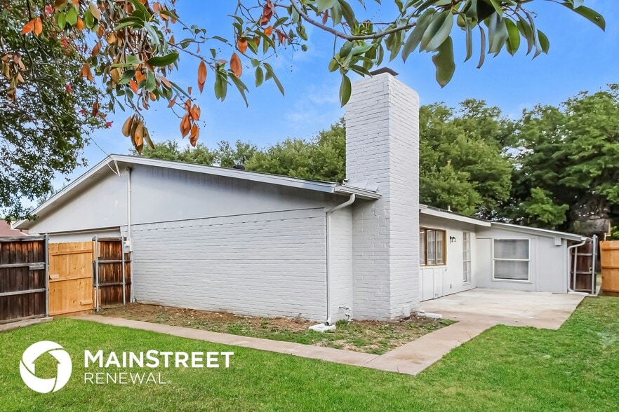 Building Photo - 1514 Carnation Dr