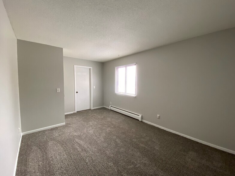 Building Photo - 2106 Valleyhigh Dr NW