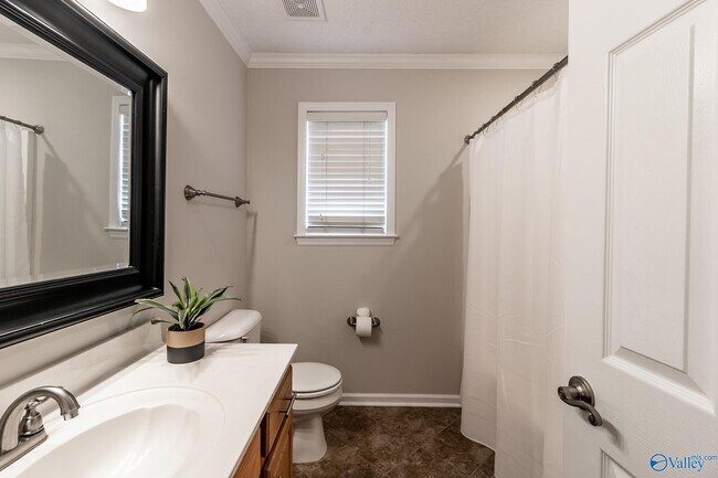 Building Photo - 114 Clover Ridge Dr