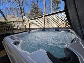 Building Photo - 1112 Greywood Dr