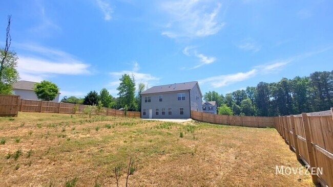 Building Photo - 1021 Silver Farm Rd