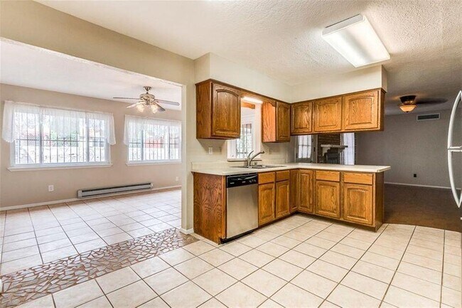 Building Photo - 4753 Fairbanks Dr