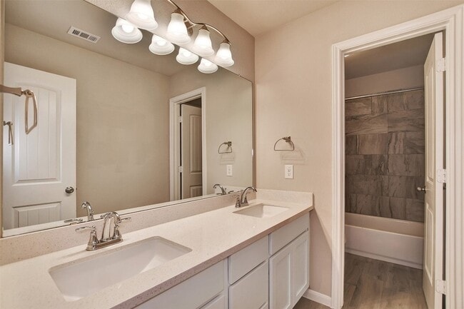 Building Photo - 388 Kendall Crest Dr