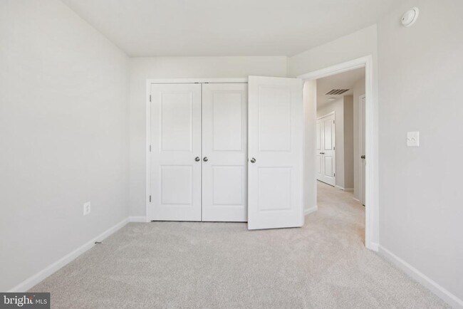 Building Photo - 8816 Selby Ct