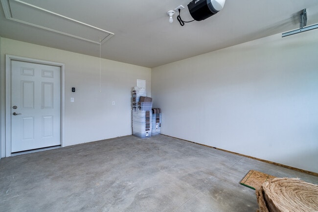 Building Photo - 108 Eastown Dr
