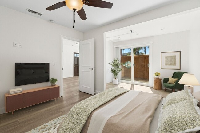 Building Photo - Private Guest House in Eastside Costa Mesa