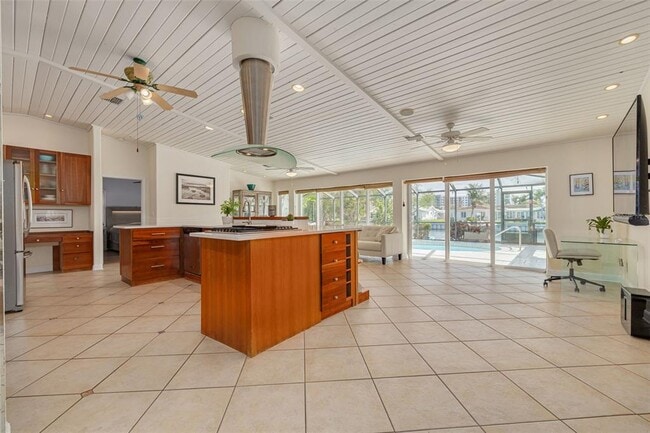 Building Photo - 4490 38th Way S