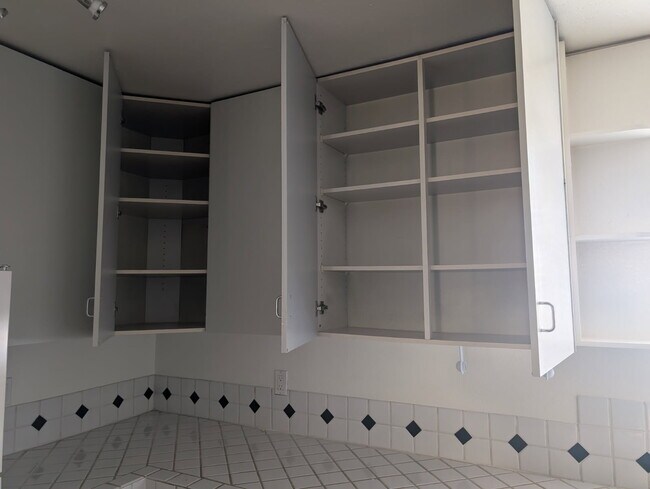 Building Photo - 14656 La Maida St