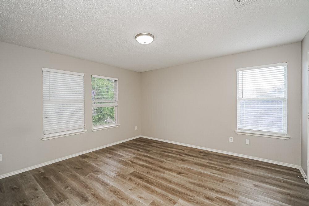 Building Photo - 2036 Silverado Dr