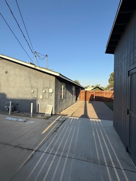 Building Photo - 515 Wallace St