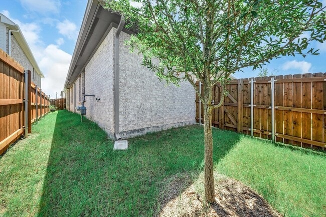 Building Photo - 4119 Hudson St