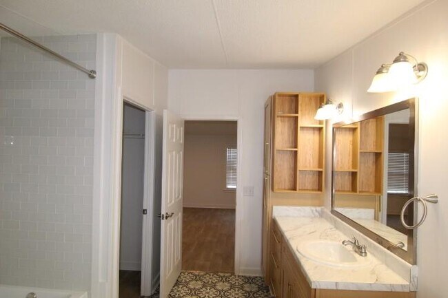 Building Photo - 2232 Dawson Forest Rd E