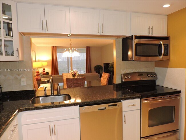 Building Photo - 501 E Dania Beach Blvd