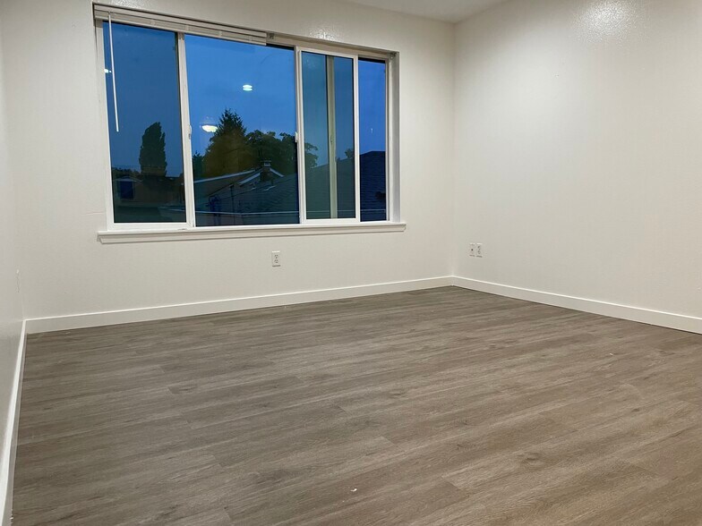 Bedroom - 340 Meadow Ave N