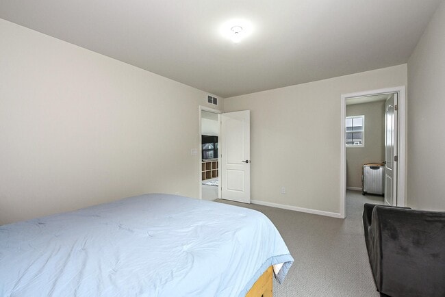 Building Photo - 737 Haywood Dr