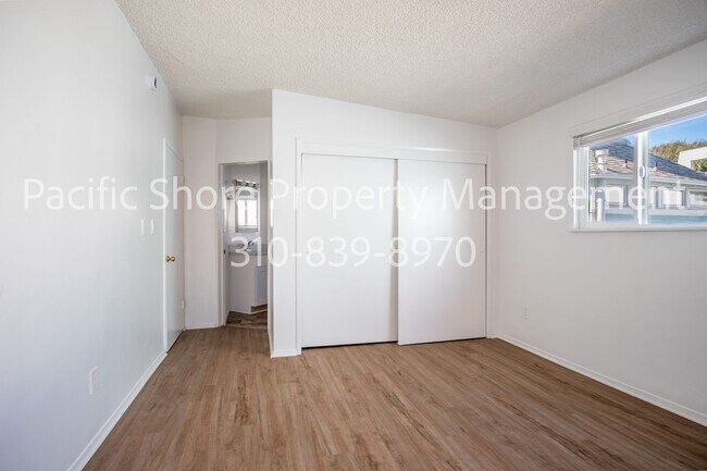 Building Photo - 24 27th Pl
