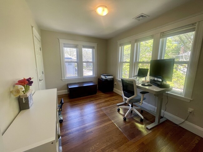 Building Photo - 76 Athelstane Rd