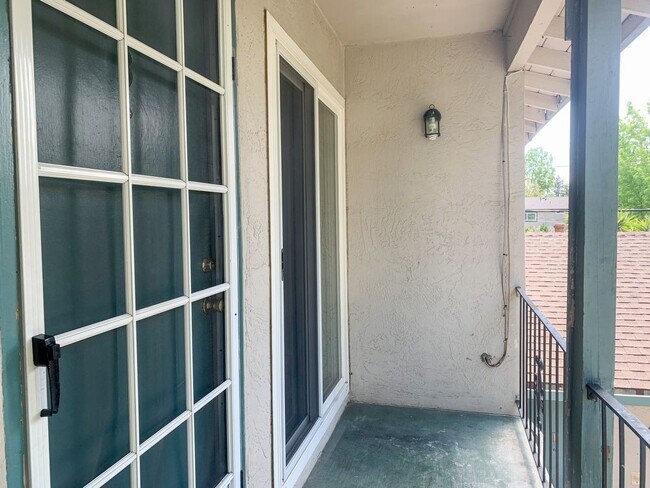 Building Photo - Campbell Apt just off San Tomas