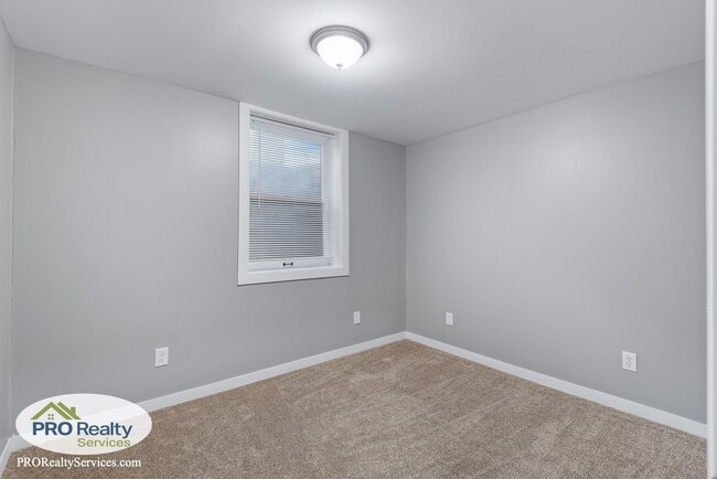 Building Photo - 5 Bedroom Home in Crystal