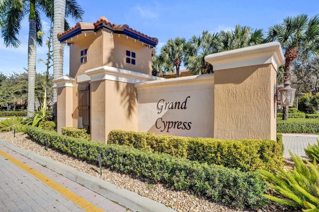 Building Photo - 6105 Grand Cypress Cir W