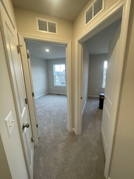 Building Photo - 67 Short Br Dr