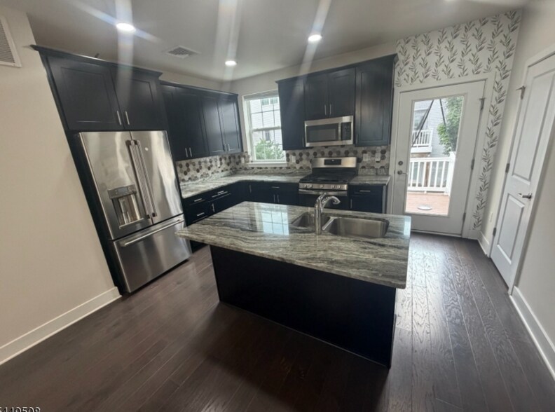 Building Photo - 504 Keenland Ct
