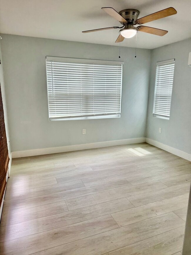 Building Photo - Cute Cottage