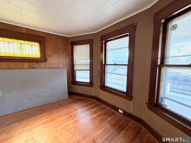 Building Photo - 394 Bishop Ave