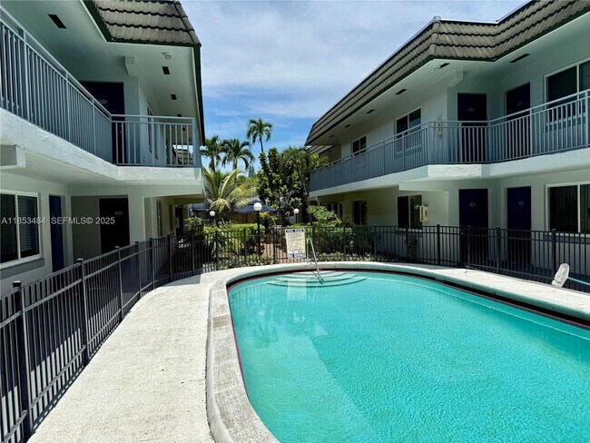 Building Photo - 1000 SE 15th St