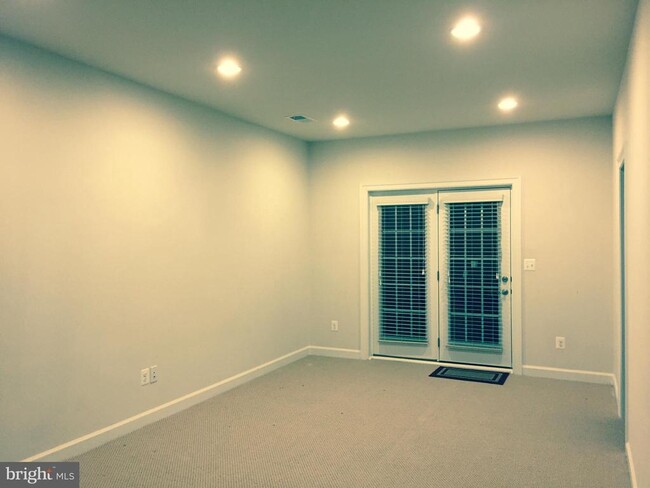 Building Photo - 44388 Foxthom Terrace