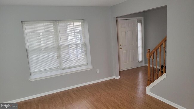 Building Photo - 2904 Saxony Dr