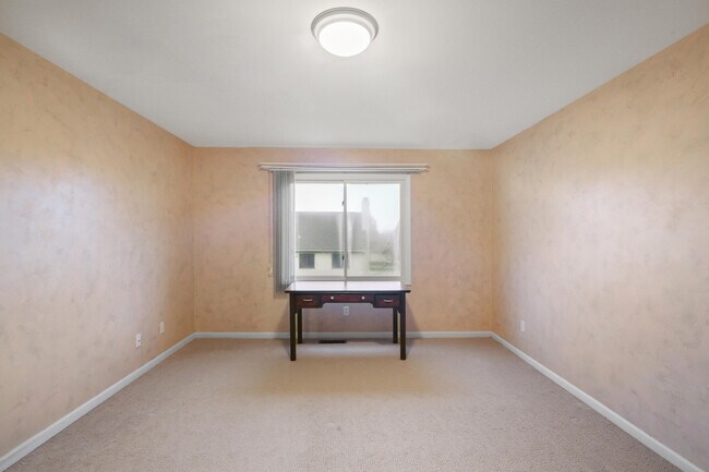 Building Photo - 6569 Whispering Woods Dr