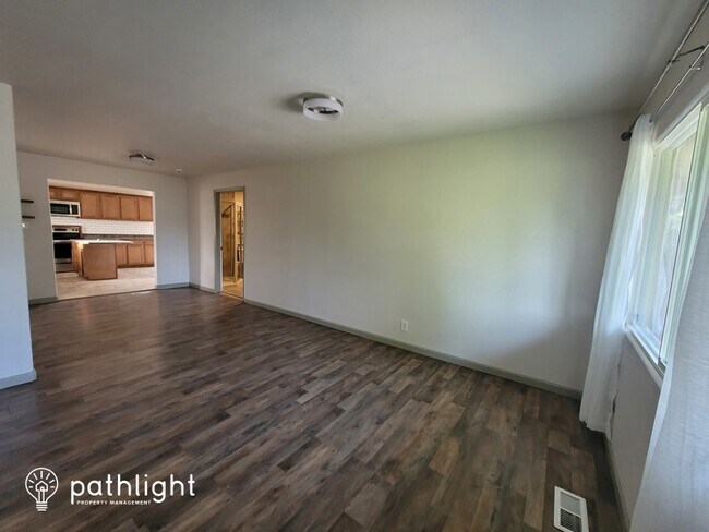 Building Photo - 524 Cottonwood Dr