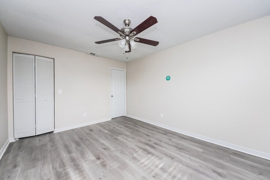 Building Photo - 12560 Illinois Woods Ln