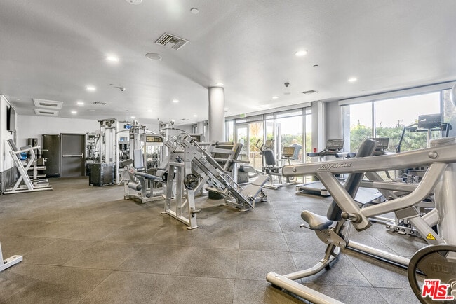 Building Photo - 629 Traction Ave