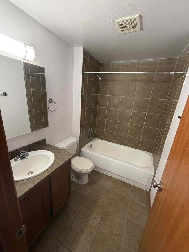 Building Photo - REDUCED RENT & 1ST FULL MONTH'S RENT FREE | Pets Welcome! | NO monthly Pet Rent