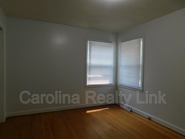 Building Photo - 6119 Tuckaseegee Rd