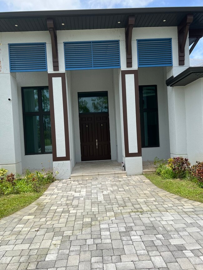 Building Photo - 6423 Livingston Woods Ln