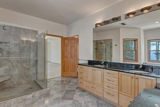 Building Photo - 440 Cold Springs Rd