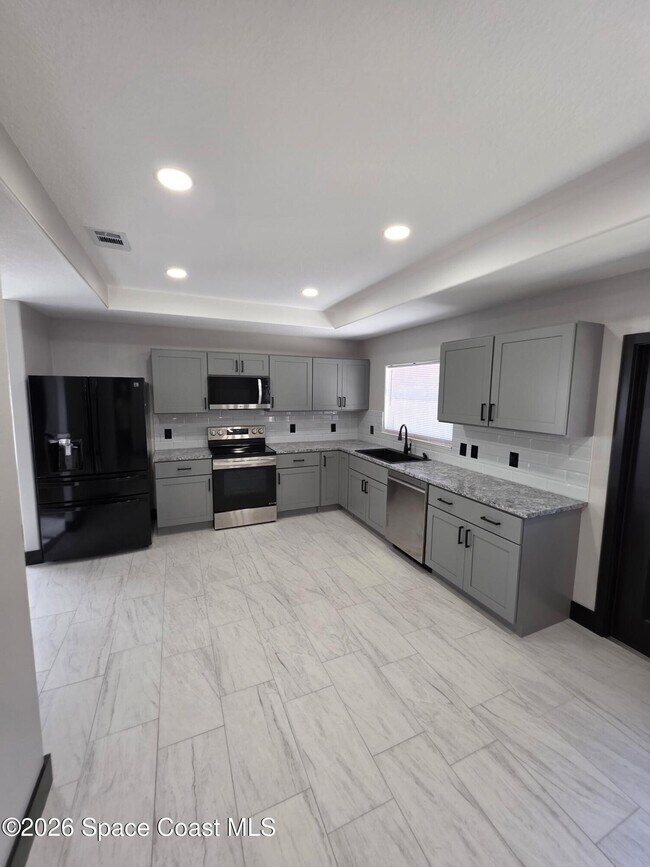 Building Photo - 5626 Andrea St