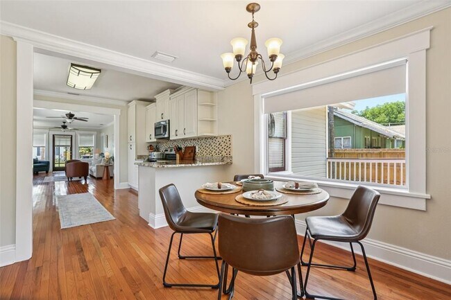 Building Photo - 712 E Caracas St